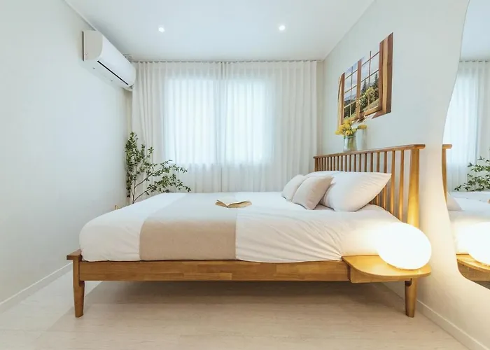 Maison Woodique Hongdae 2rooms 3beds 6persons *