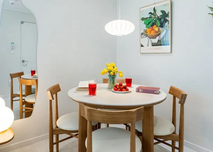Maison Woodique Hongdae 2rooms 3beds 6persons *