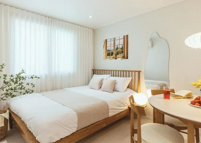 Maison Woodique Hongdae 2rooms 3beds 6persons * Seúl