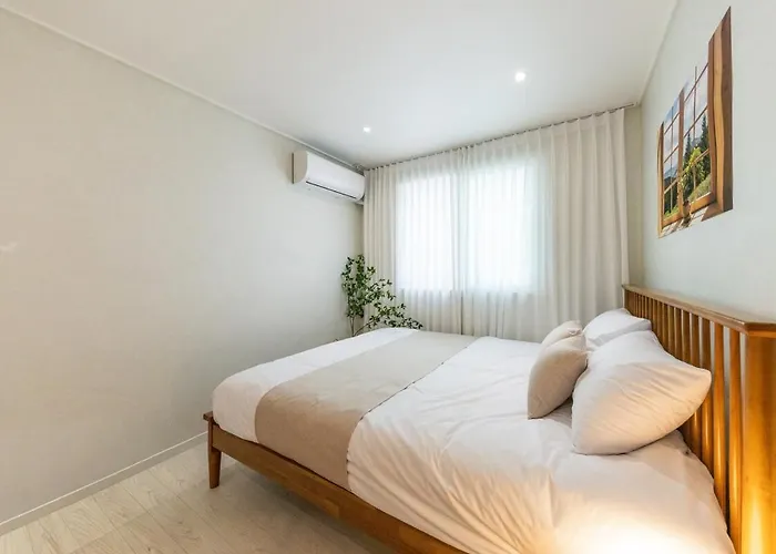 Apartamento Maison Woodique Hongdae 2rooms 3beds 6persons Seúl